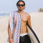 Loose Alliance - Sandabweisendes Strandtuch mit Geheimfach - WOODSANDWAVES