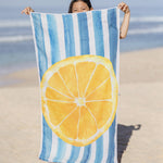 Blue & Juicy - Strandtuch für Kinder - schadstofffrei, schnelltrocknend  & sanft zur Haut (140cm x 70cm) - WOODSANDWAVES