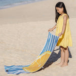 Blue & Juicy - Strandtuch für Kinder - schadstofffrei, schnelltrocknend  & sanft zur Haut (140cm x 70cm) - WOODSANDWAVES