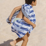 Tidal Treasures  - Strandtuch für Kinder - schadstofffrei, schnelltrocknend  & sanft zur Haut (140cm x 70cm) - WOODSANDWAVES