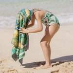 Jungle Tales - Strandtuch für Kinder - schadstofffrei, schnelltrocknend  & sanft zur Haut (140cm x 70cm) - WOODSANDWAVES