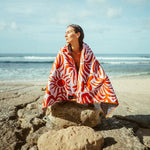 Burning Sun- Sandabweisendes Strandtuch mit Geheimfach - WOODSANDWAVES