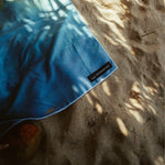 Dreamy Daybreak - Sandabweisendes Strandtuch mit Geheimfach - WOODSANDWAVES