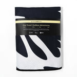 Midnight Florals - Sandabweisendes Strandtuch mit Geheimfach - WOODSANDWAVES