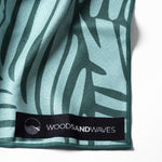 Green Garden - Sandabweisendes Strandtuch mit Geheimfach - WOODSANDWAVES