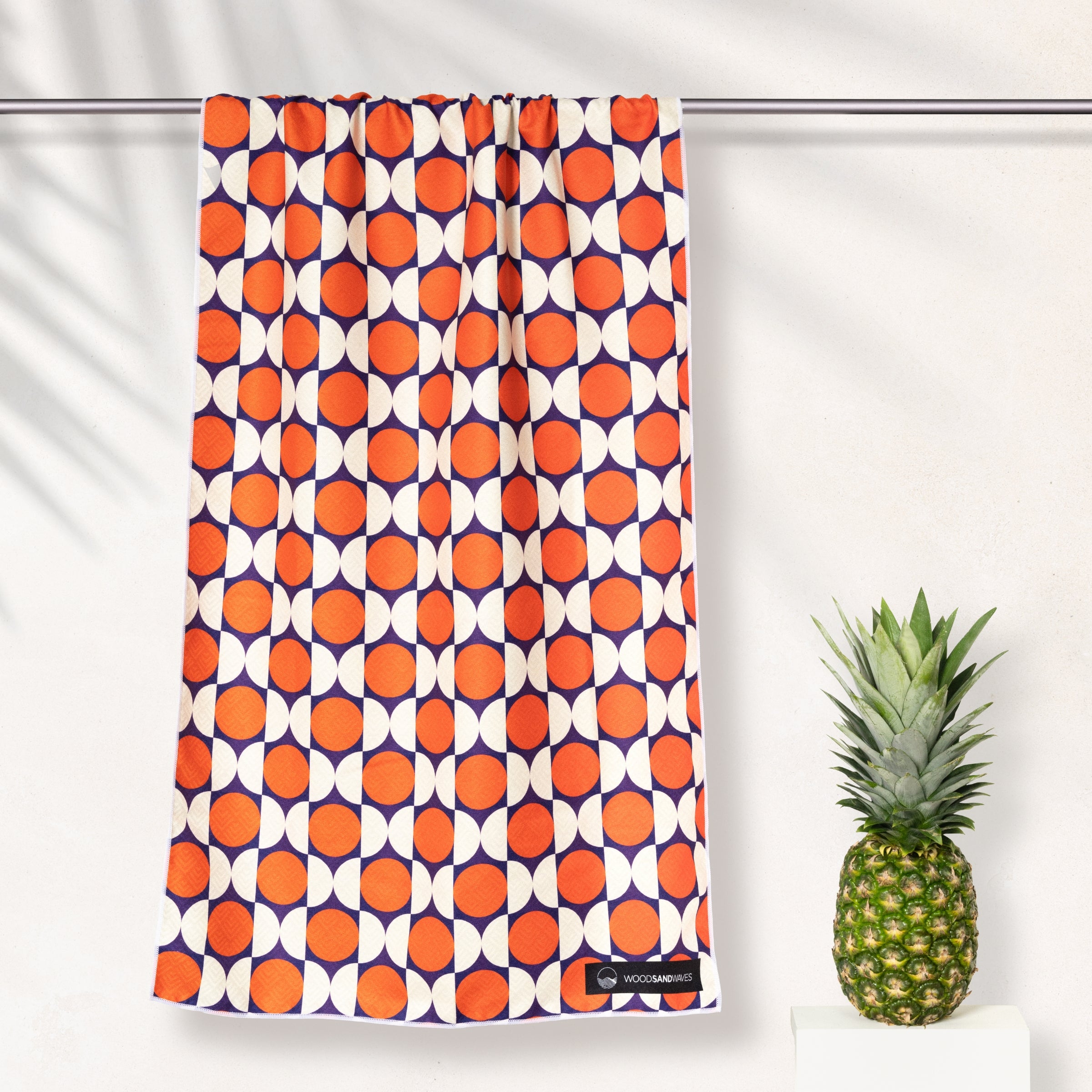 Retro Revival - Sandabweisendes Strandtuch mit Geheimfach - WOODSANDWAVES