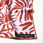 Burning Sun- Sandabweisendes Strandtuch mit Geheimfach - WOODSANDWAVES