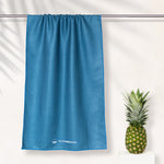Clear Blue - Sandabweisendes Strandtuch mit Geheimfach - WOODSANDWAVES