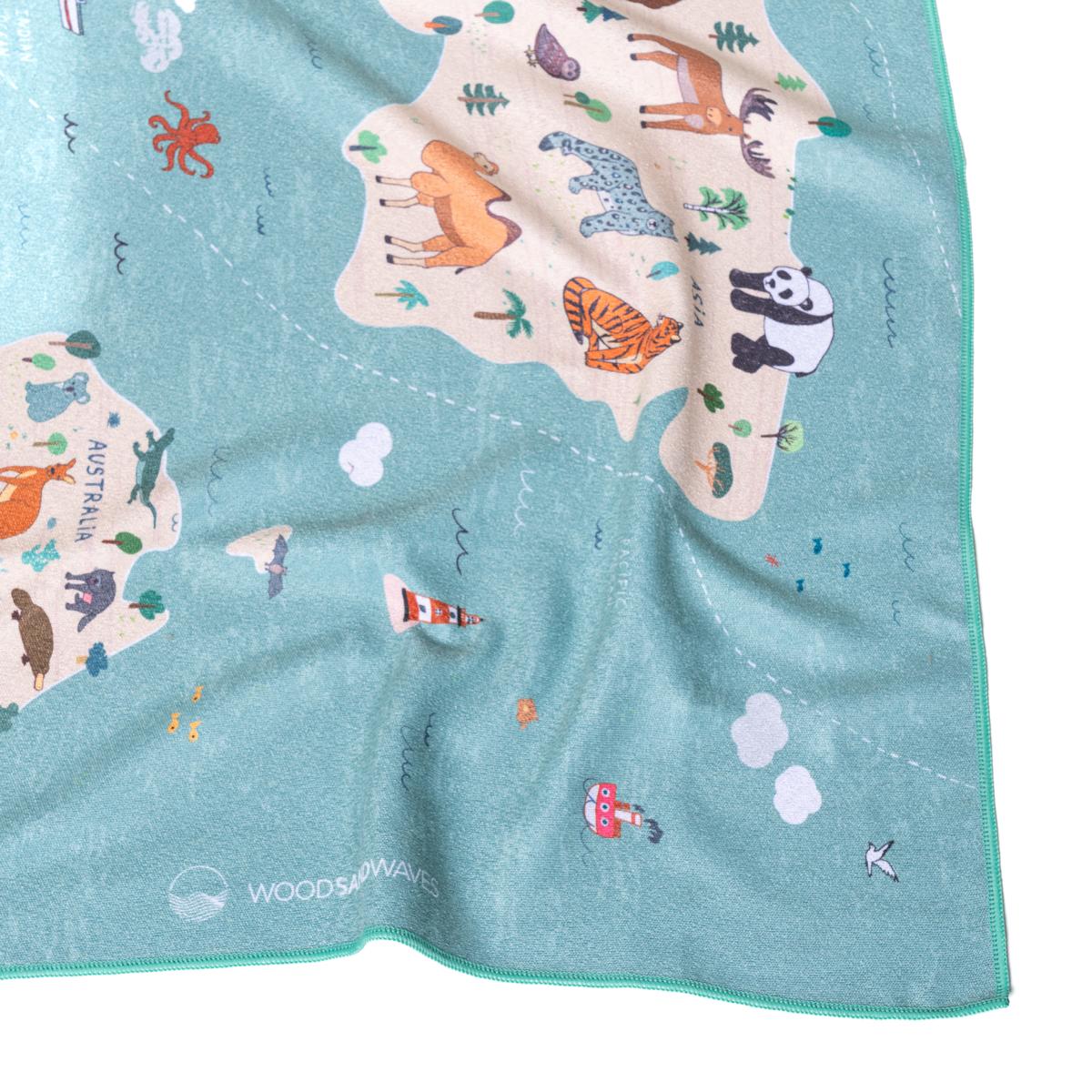 Animal Map - Strandtuch für Kinder - schadstofffrei, schnelltrocknend & sanft zur Haut (140cm x 70cm) - WOODSANDWAVES