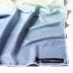 Dreamy Daybreak - Sandabweisendes Strandtuch mit Geheimfach - WOODSANDWAVES