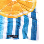 Blue & Juicy - Strandtuch für Kinder - schadstofffrei, schnelltrocknend  & sanft zur Haut (140cm x 70cm) - WOODSANDWAVES