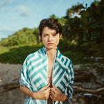 Mint Relaxation - Sandabweisendes Strandtuch mit Geheimfach - WOODSANDWAVES