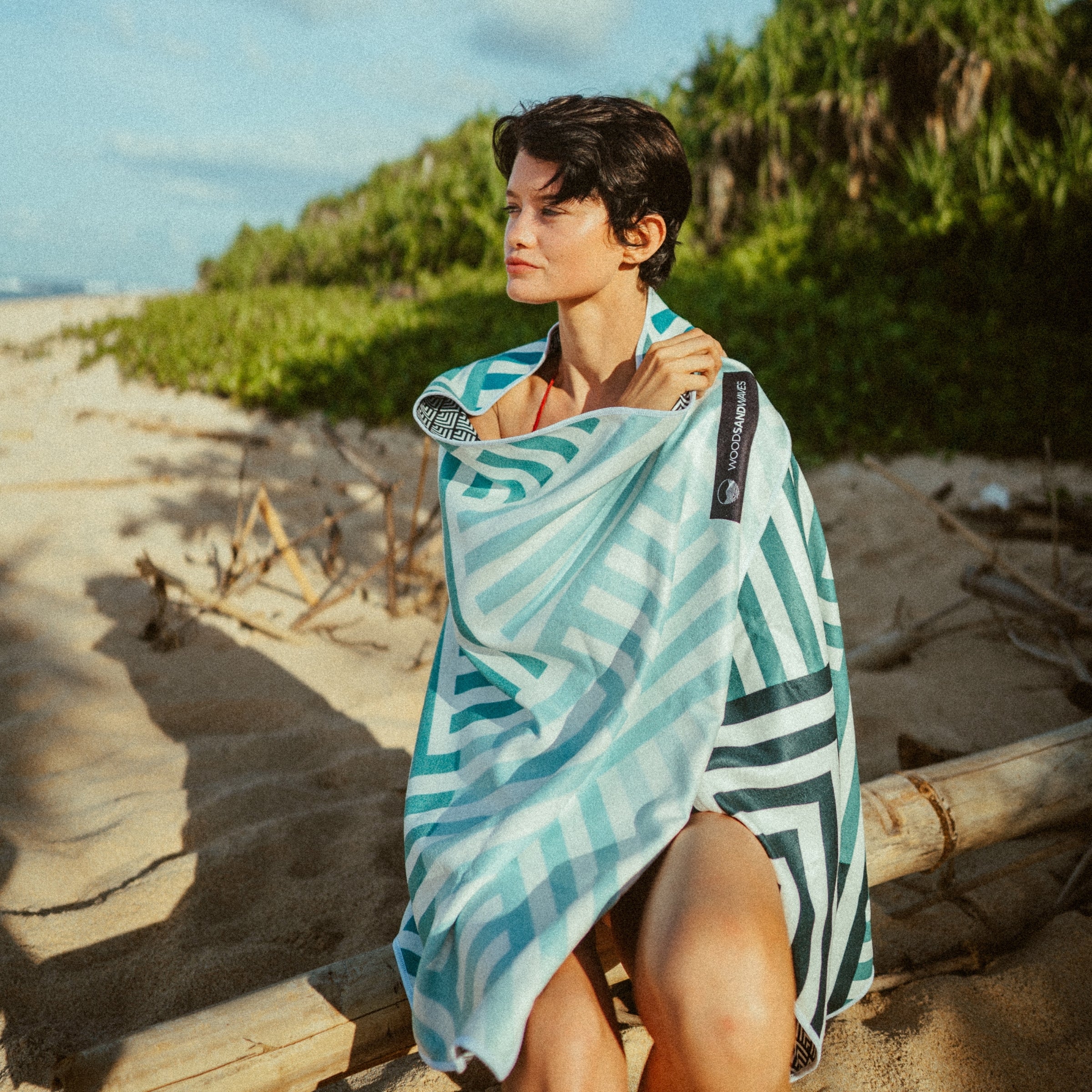 Mint Relaxation - Sandabweisendes Strandtuch mit Geheimfach - WOODSANDWAVES