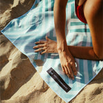 Mint Relaxation - Sandabweisendes Strandtuch mit Geheimfach - WOODSANDWAVES