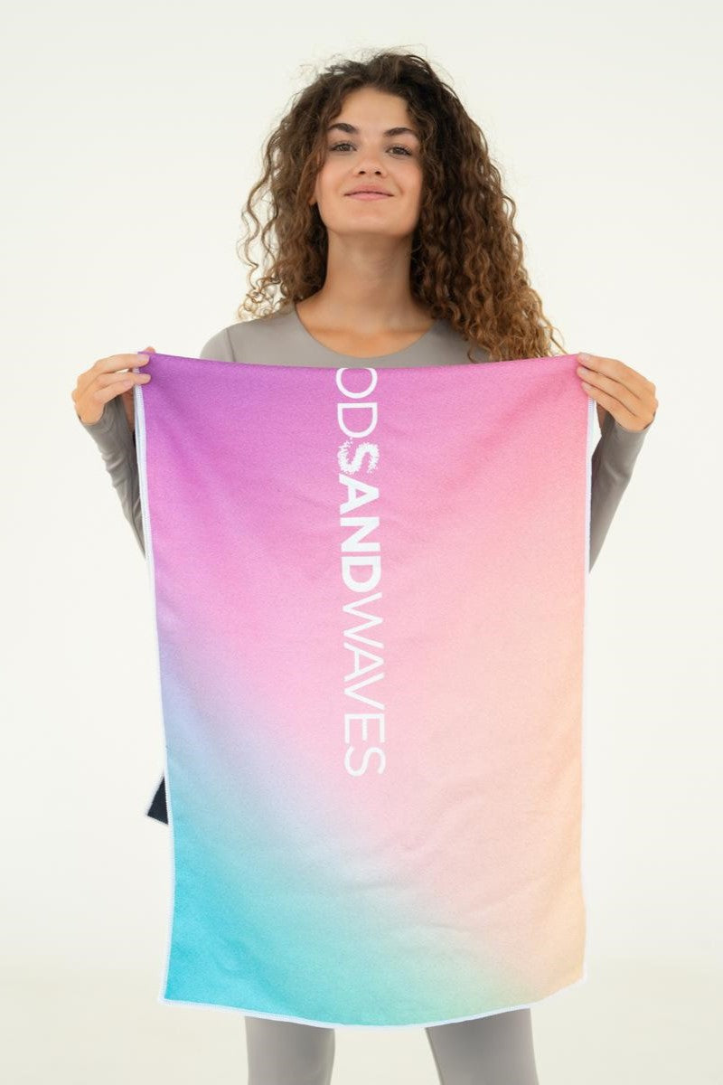 Colourful Temptation - Sporthandtuch mit Magnet & Zipper-Tasche - WOODSANDWAVES