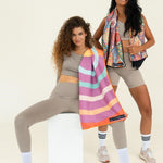 Slow Sunrise - Sporthandtuch mit Magnet & Zipper-Tasche - WOODSANDWAVES