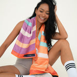 Slow Sunrise - Sporthandtuch mit Magnet & Zipper-Tasche - WOODSANDWAVES