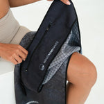 Stormy Skies - Sporthandtuch mit Magnet & Zipper-Tasche - WOODSANDWAVES