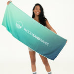 Green Temptation - Sporthandtuch mit Magnet & Zipper-Tasche - WOODSANDWAVES