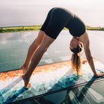 Kaleidoscope Orange - Rutschfestes Yoga-Handtuch mit Silikon-Noppen - WOODSANDWAVES