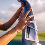 Lavender Skies - Rutschfestes Yoga-Handtuch mit Silikon-Noppen - WOODSANDWAVES