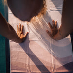 Calm Tides - Rutschfestes Yoga-Handtuch mit Silikon-Noppen - WOODSANDWAVES