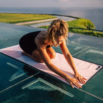 Patient Path - Rutschfestes Yoga-Handtuch mit Silikon-Noppen - WOODSANDWAVES