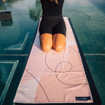 Patient Path - Rutschfestes Yoga-Handtuch mit Silikon-Noppen - WOODSANDWAVES
