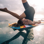 Geometric Energy - Rutschfestes Yoga-Handtuch mit Silikon-Noppen - WOODSANDWAVES