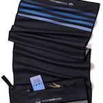 Calm Cruise Black - Sporthandtuch mit Magnet & Zipper-Tasche - WOODSANDWAVES