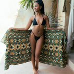 Golden Treasure - Badelaken in grün gold für Reisen aus Microfaser - schnelltrocknend