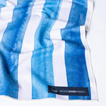 Aqua Stripes - Sandabweisendes Strandtuch mit Geheimfach - WOODSANDWAVES