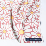 Flower Breeze - Sandabweisendes Strandtuch mit Geheimfach (180cm x 80cm) - WOODSANDWAVES