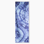 Batik Balance - Rutschfestes Yoga-Handtuch mit Silikon-Noppen - WOODSANDWAVES