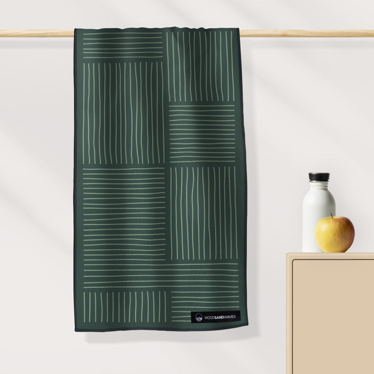 Earth Lines - Ultra-leichtes Outdoor-und Wanderhandtuch - 80cm x 40cm - WOODSANDWAVES