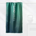 Green Temptation - Sporthandtuch mit Magnet & Zipper-Tasche - WOODSANDWAVES