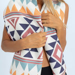 Warm Earth - schnelltrocknendes Duschhandtuch aus Premium Mikrofaser - angenehm auf der Haut - 140 x 70cm - WOODSANDWAVES