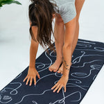 Zen Lines - Rutschfestes Yoga-Handtuch mit Silikon-Noppen - WOODSANDWAVES