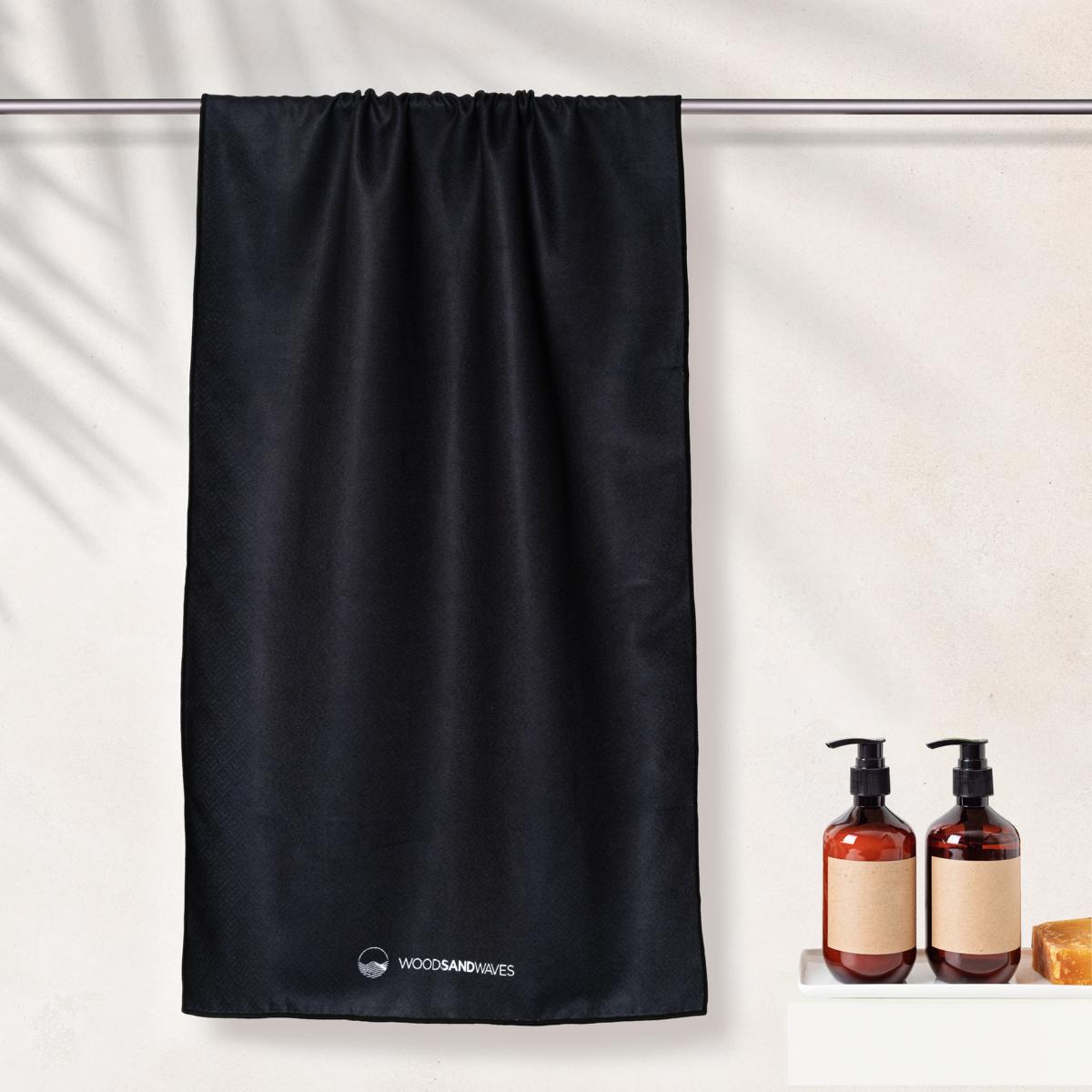 Clear Black - schnelltrocknendes Duschhandtuch aus Premium Mikrofaser - angenehm auf der Haut - 140 x 70cm - WOODSANDWAVES