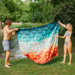 Kaleidoscope Orange - Stranddecke XXL - 180cm x 160cm - leicht, kompakt & sandabweisend - WOODSANDWAVES