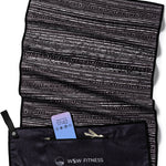 Dark Mind - Sporthandtuch mit Magnet & Zipper-Tasche - WOODSANDWAVES