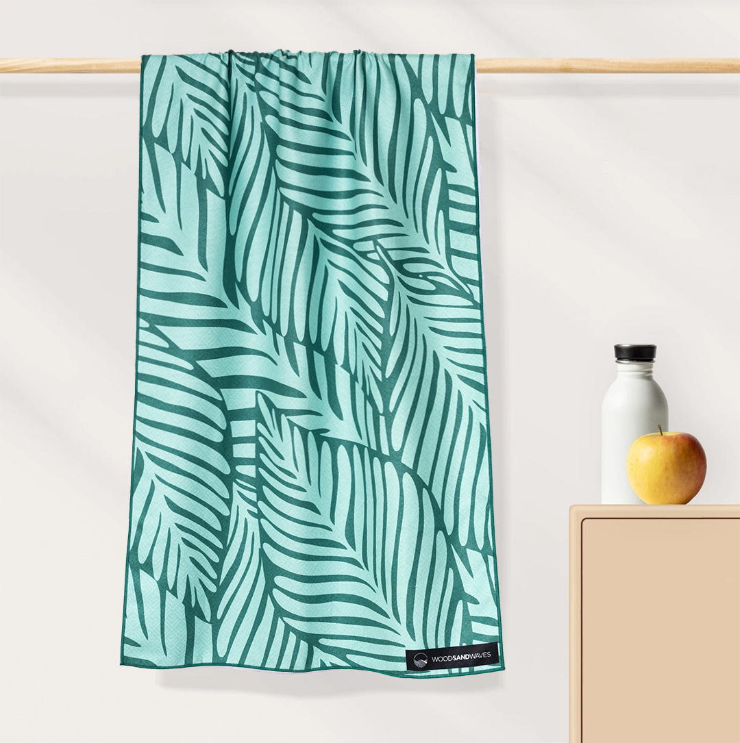 Green Garden - Ultra-leichtes Outdoor-und Wanderhandtuch - 80cm x 40cm - WOODSANDWAVES