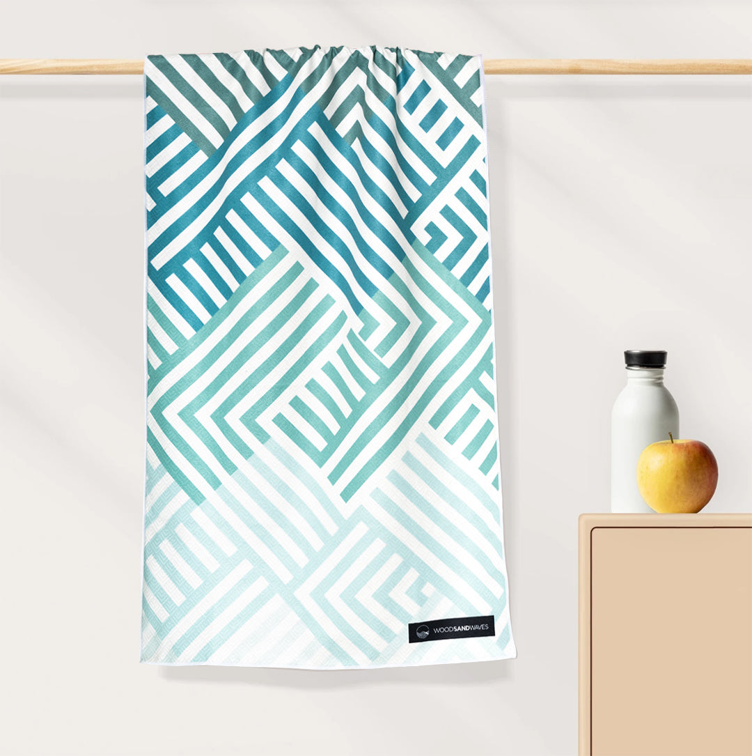 Mint Relaxation - Ultra-leichtes Outdoor-und Wanderhandtuch - 80cm x 40cm - WOODSANDWAVES