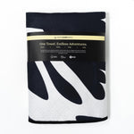 Midnight Florals - Ultra-leichtes Outdoor-und Wanderhandtuch  - 80cm x 40cm - WOODSANDWAVES