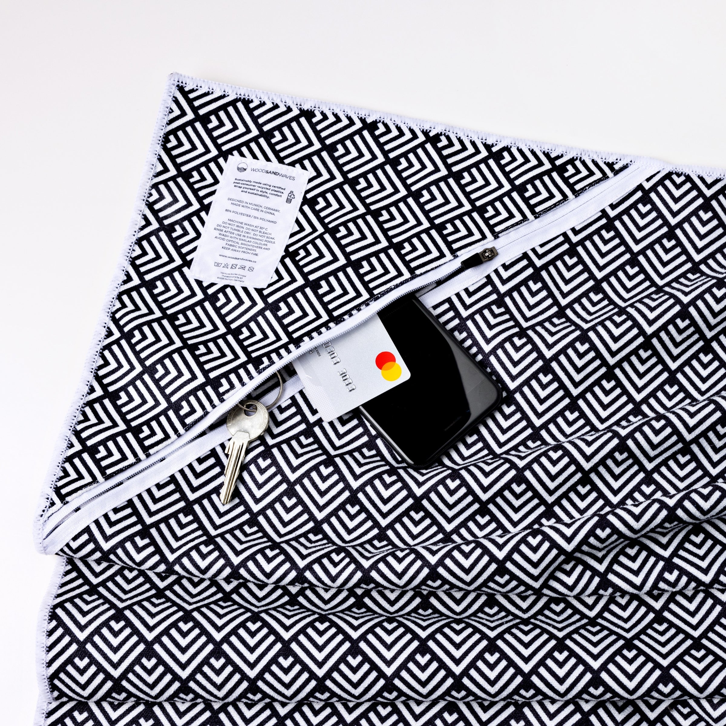 Ethno Fusion - Zandafstotende strandhanddoek met geheim compartiment (180cm x 80cm)