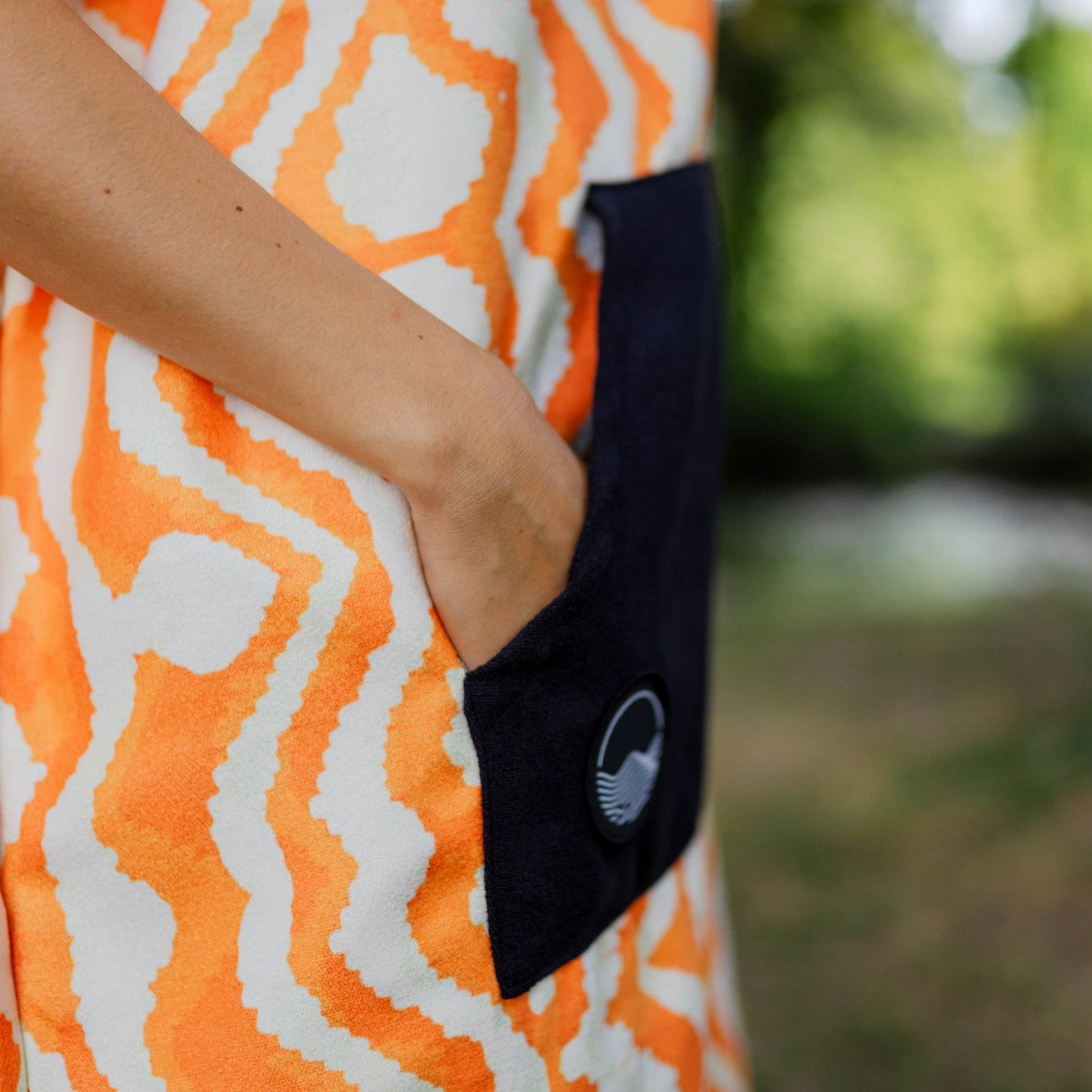 Surf-Poncho Sunset Waves - für Frauen & Männer - aus schnelltrocknender und ultra-leichter Mikrofaser - WOODSANDWAVES