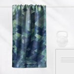 Trinity - Sporthandtuch mit Magnet & Zipper-Tasche - WOODSANDWAVES