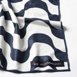 Copacabana - Sandabweisendes Strandtuch mit Geheimfach - WOODSANDWAVES