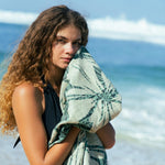 Ethno Fusion - Sandabweisendes Strandtuch mit Geheimfach (180cm x 80cm) - WOODSANDWAVES