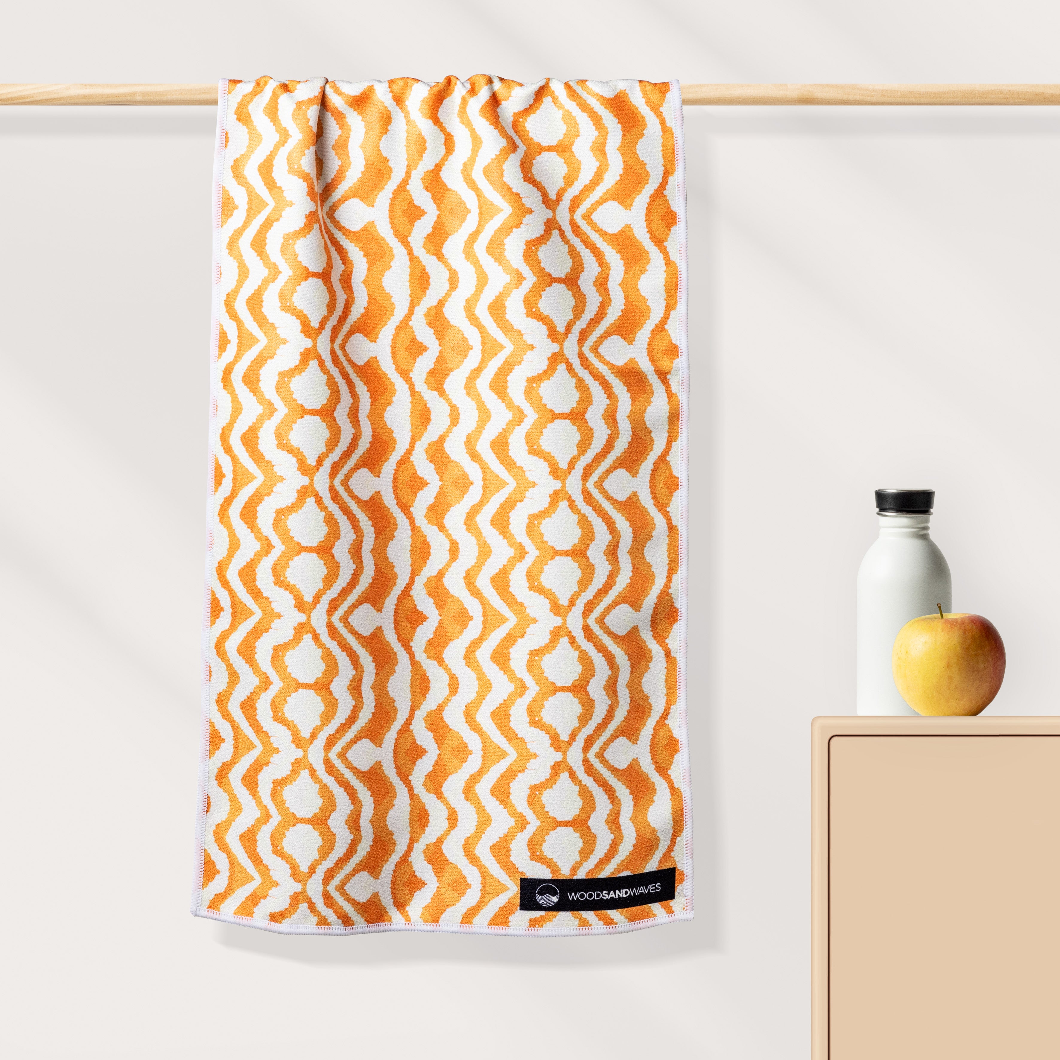 Sunset Waves - Ultra-leichtes Outdoor-und Wanderhandtuch - 80cm x 40cm - WOODSANDWAVES
